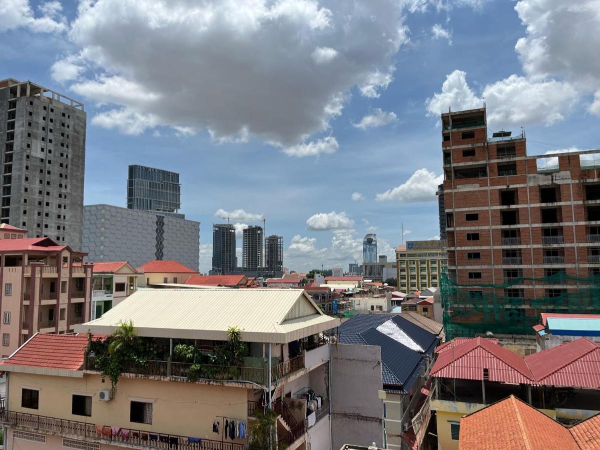 Chung Hsin Hotel 中信酒店 Phnom Penh Exterior photo